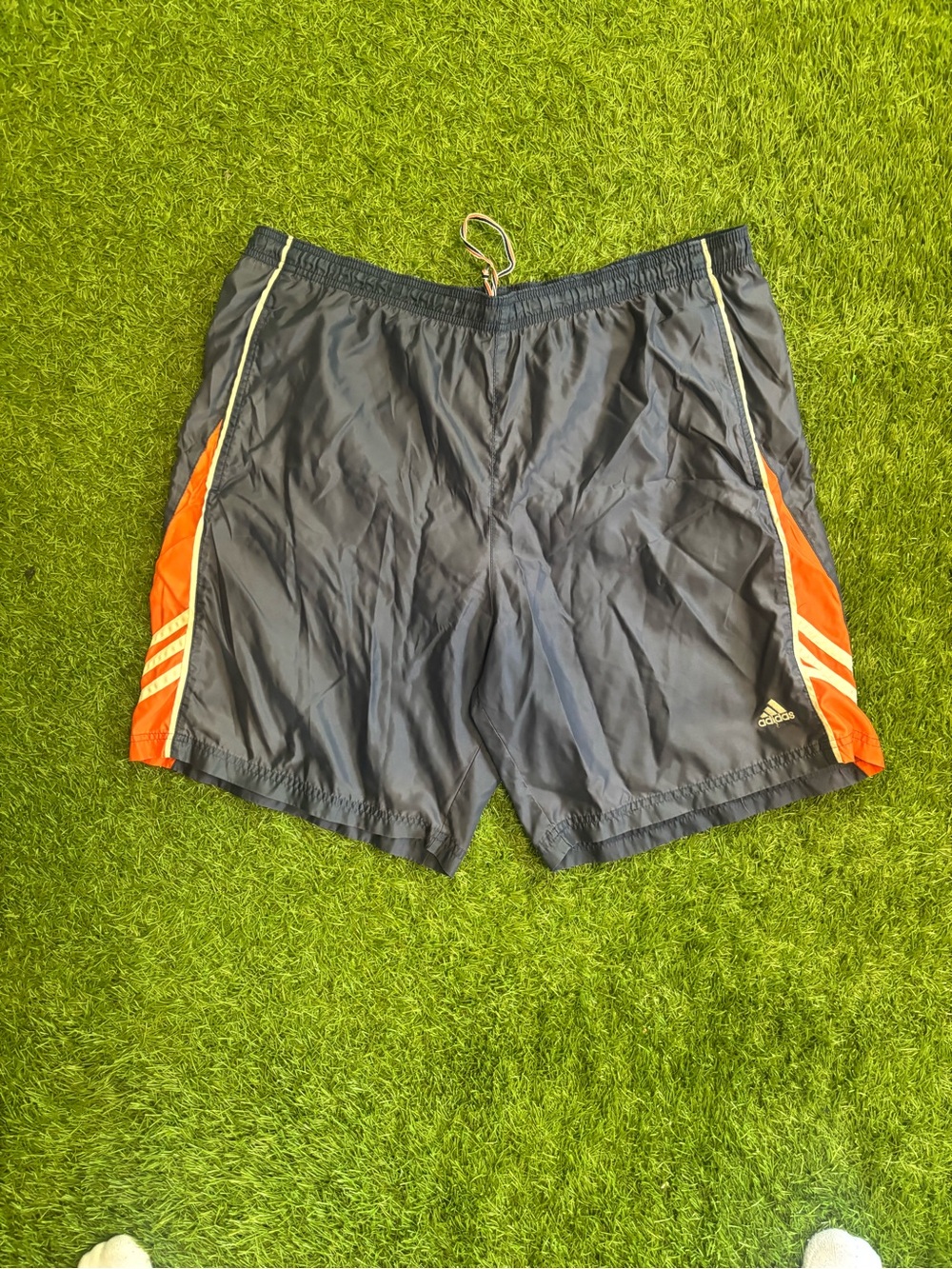 Vintage tag adidas men’s XL shorts